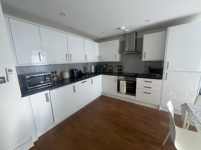 Hyde Park 2 bed 2 bath gallery image 4