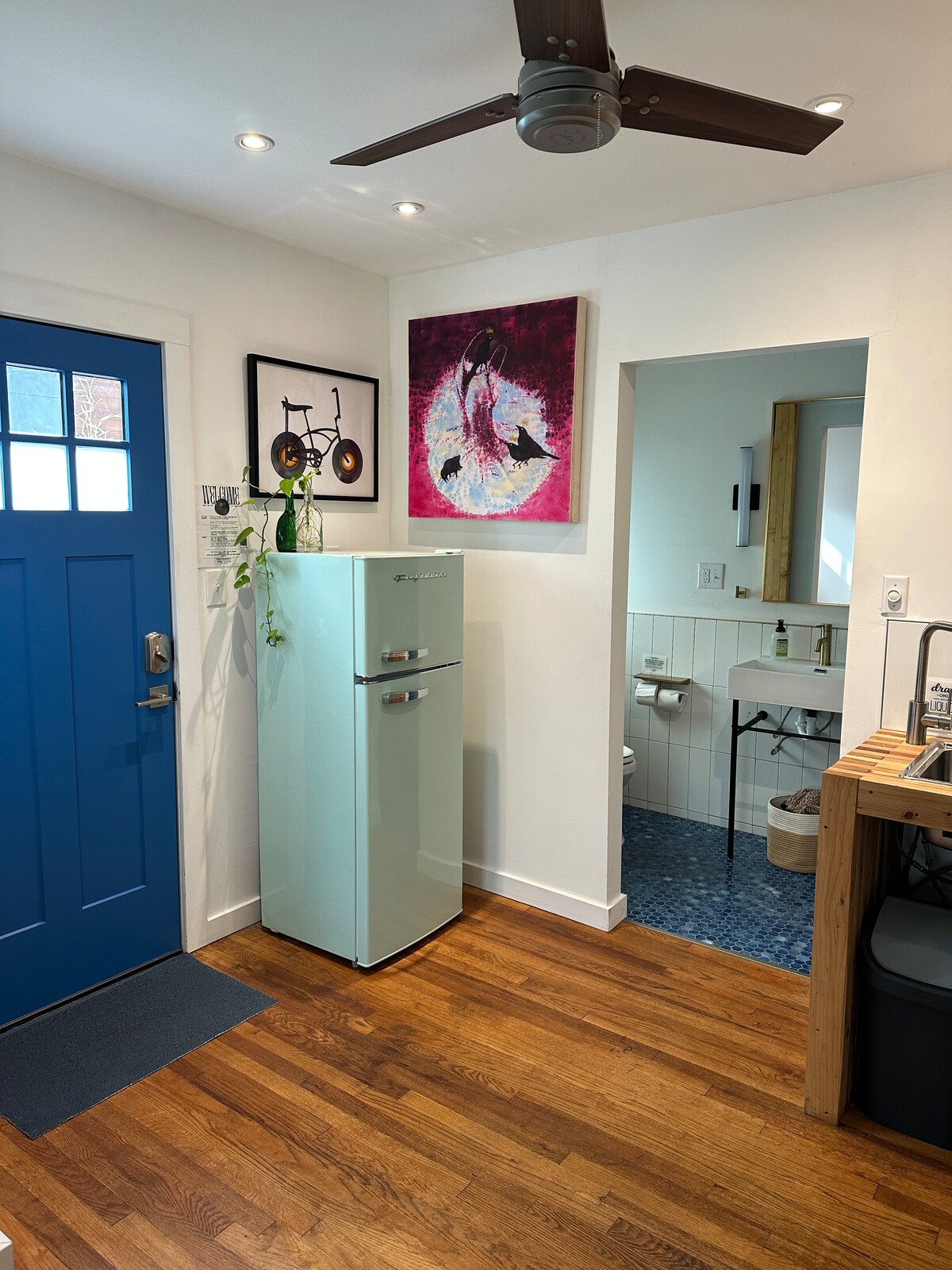 Modern Bungalow, Art Filled Studio