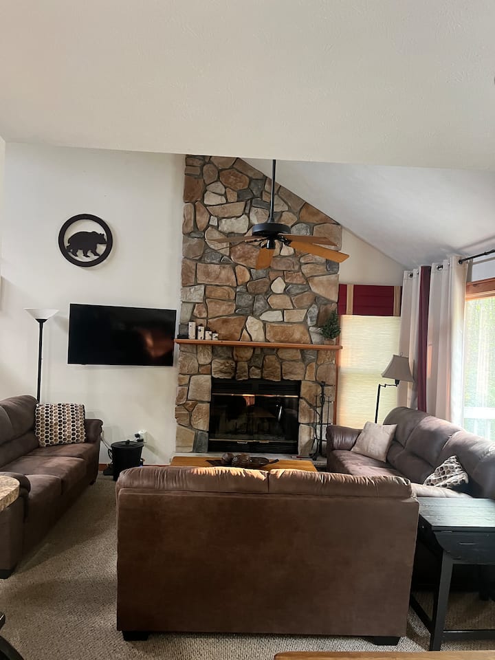 Camelback, Large Private Deck, Waterparks, Hiking - Pennsylvania