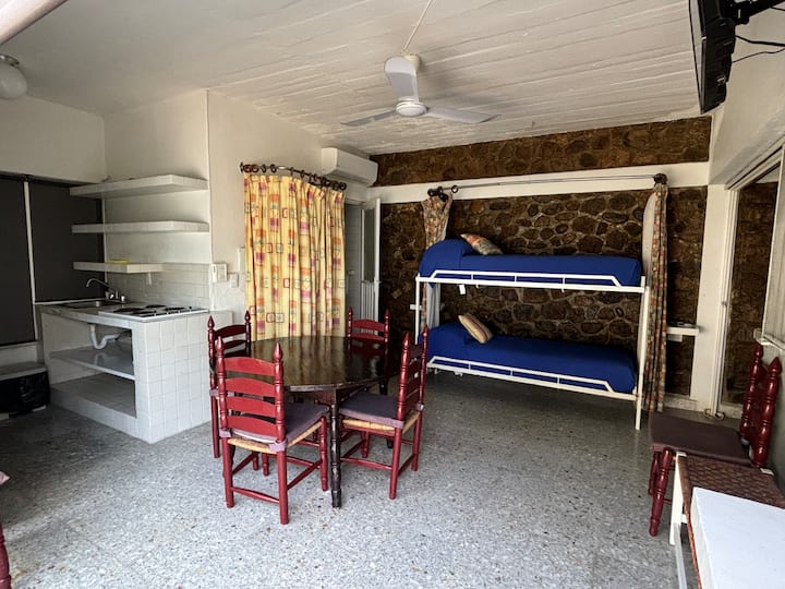 Ojo, ni chumba na chumba cha 4 kinawasilishwa.