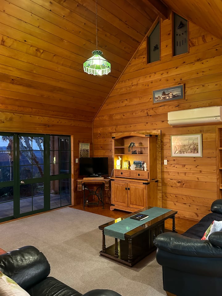 Papamoa Hills Cacti Guest House - Te Puke