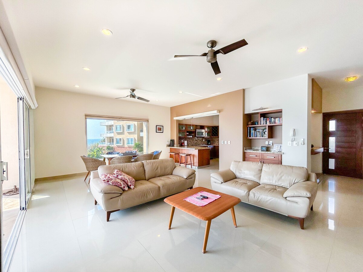 Top Airbnb: Oceanfront Arrocito Beach, 2 Pools, 24h Security in Santa María Huatulco
