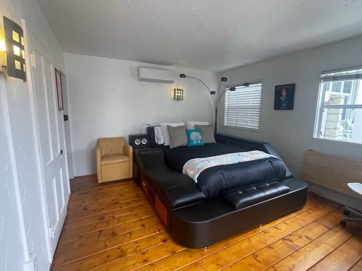 Comfortable Balboa Island Tiny Beach House - Newport