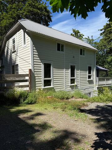 The Old Creamery: family friendly farm house gallery image 4