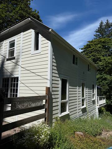 The Old Creamery: family friendly farm house gallery image 2