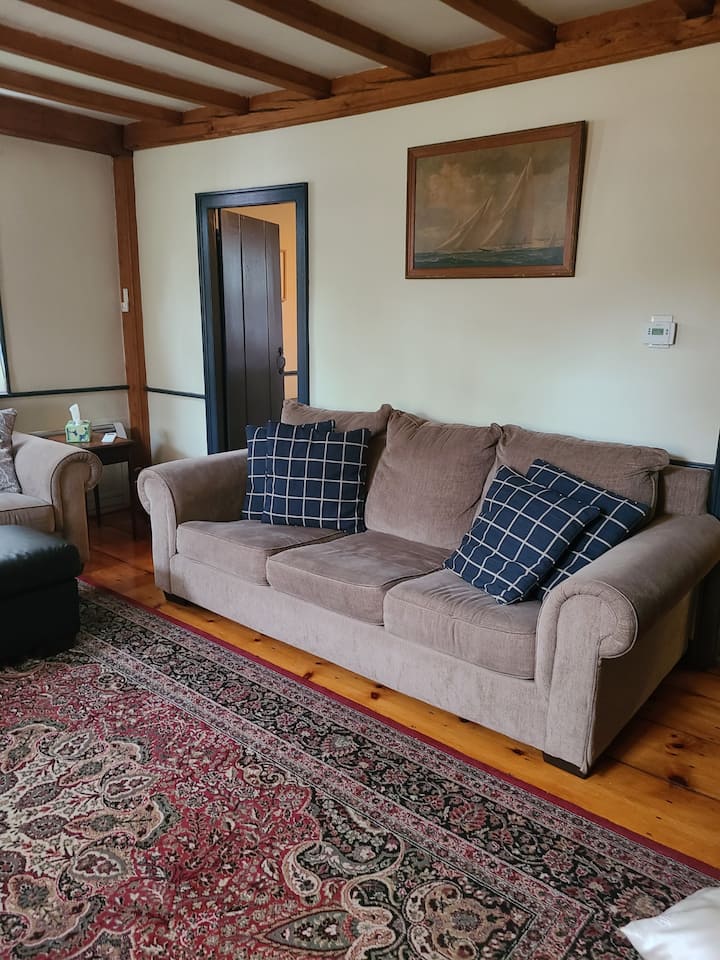 ⚓️ Top Notch Newport Location!  SuperHost! 🏡