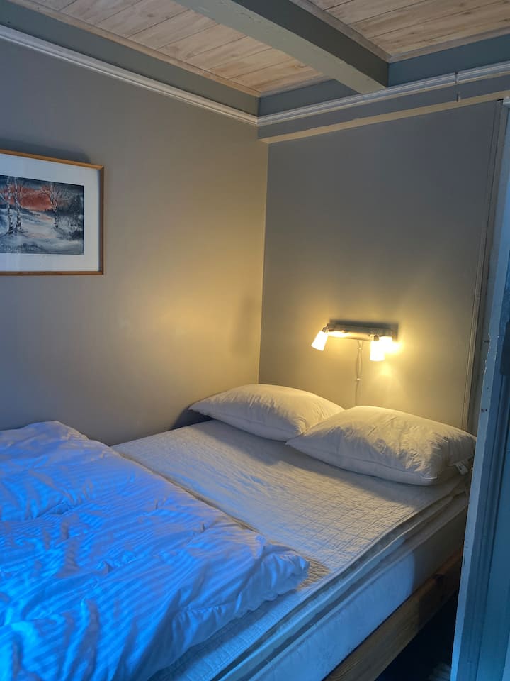 Camera da letto al 1° piano. Il letto è di 120 cm.