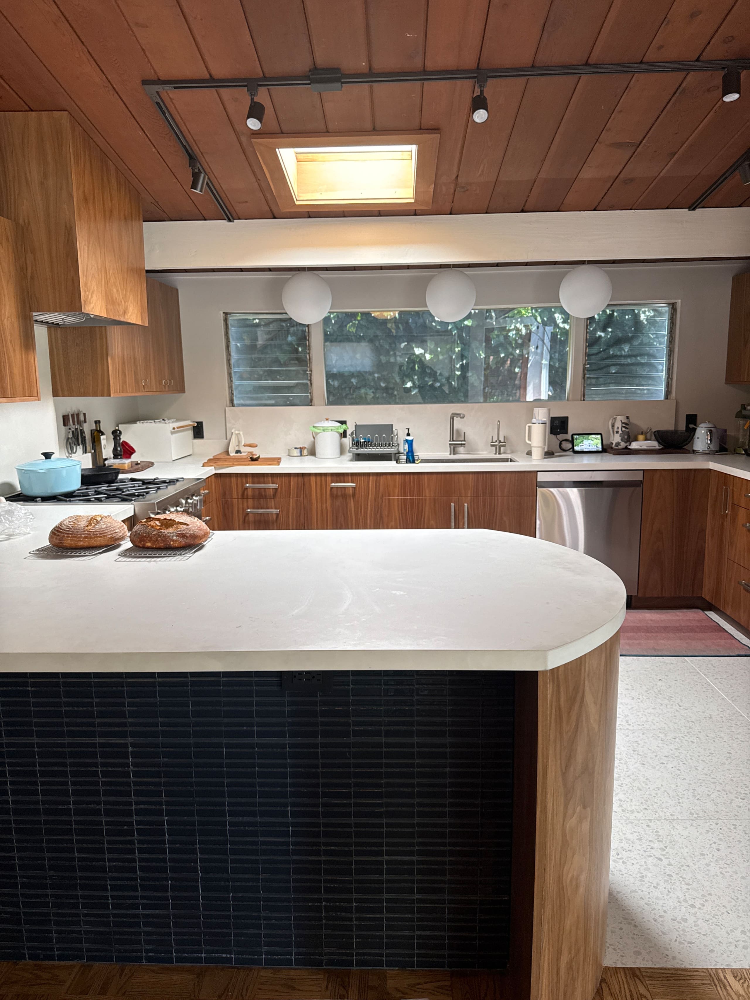 Eichler Home with Hot Tub & Fruit Trees - Photo 13