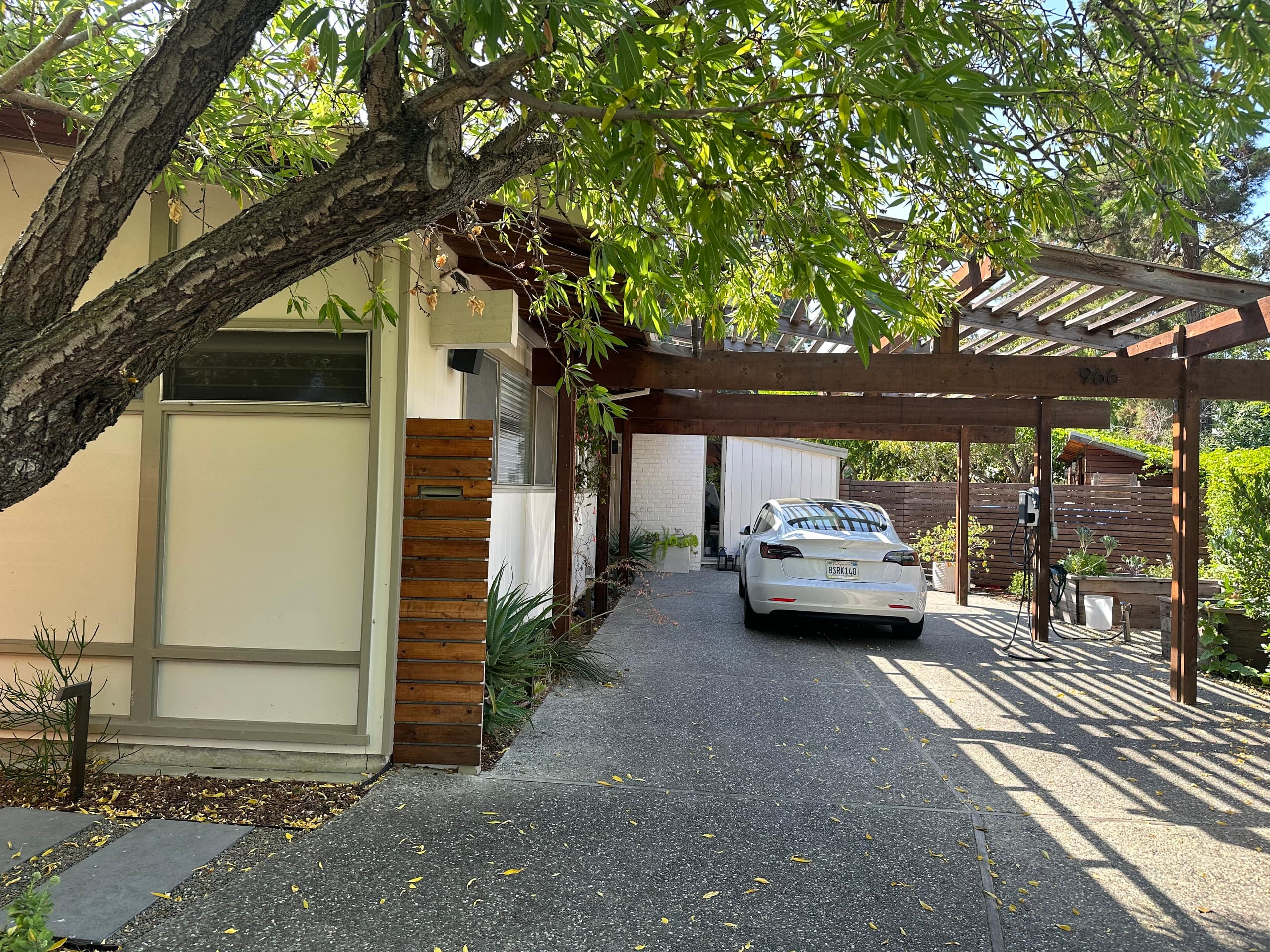 Eichler Home with Hot Tub & Fruit Trees - Photo 33