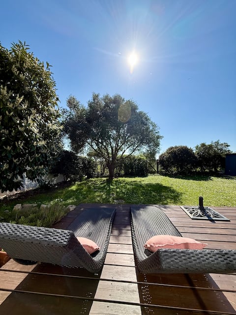 Top performing Airbnb: Quiet south garden * close to ocean * bike paths in Sainte Marie De Ré