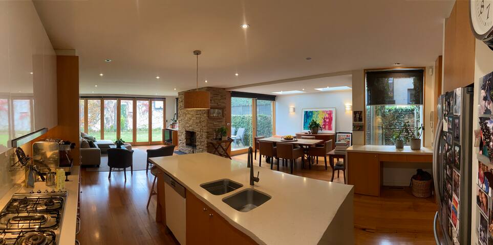 Beautiful big home in South Melbourne gallery image 5