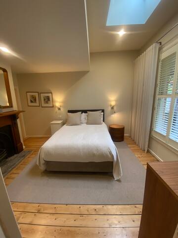 Beautiful big home in South Melbourne gallery image 4