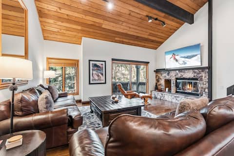 Ridgepoint Retreat | Hot Tub/ Pool + Fireplace