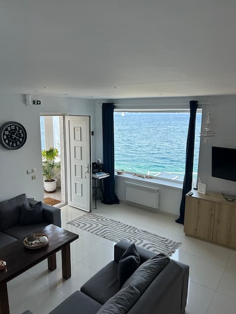 Popular Airbnb listing: In the heart of Sounio villa in Δήμος Λαυρεωτικής