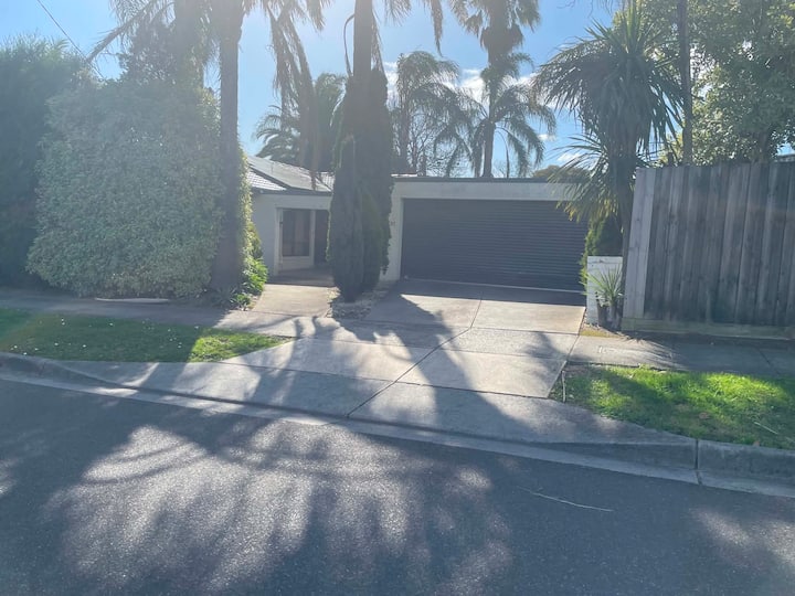 Complete House With Lug & Spa, Free Netflix. - Melbourne