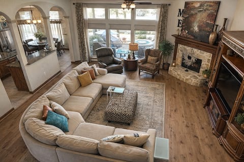 Top Airbnb: "Star" Quality Home with Benefits for All in Frisco