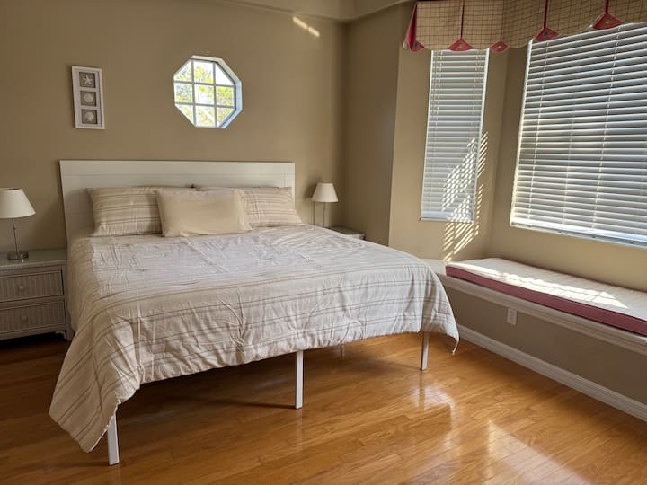 3ème chambre 2ème étage : king-size