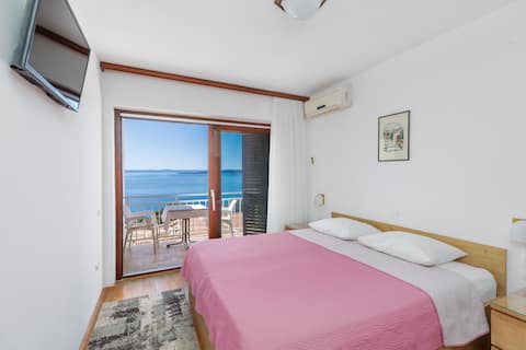 AS-301-c Studio flat with balcony and sea view
