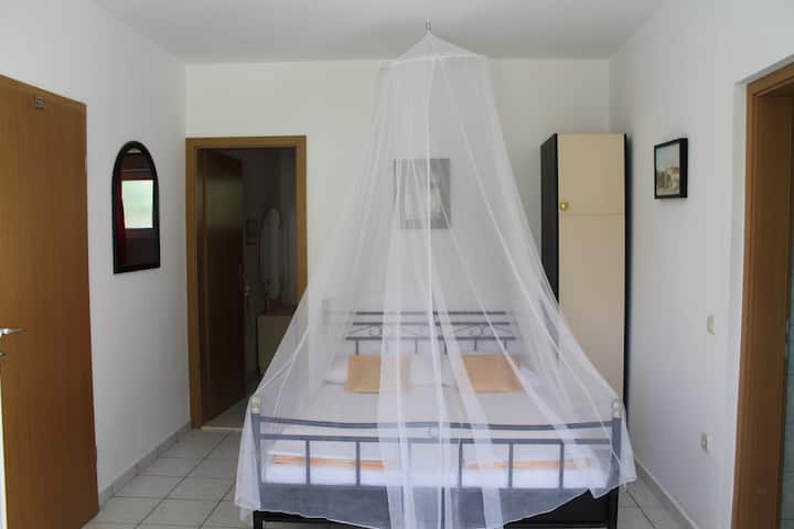 A-12977-a Appartement D'une Chambre Avec La - Brist