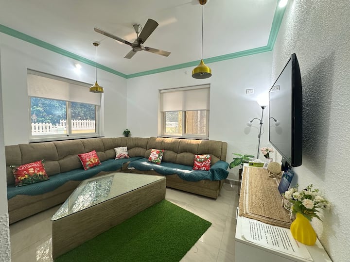 Living room image 4