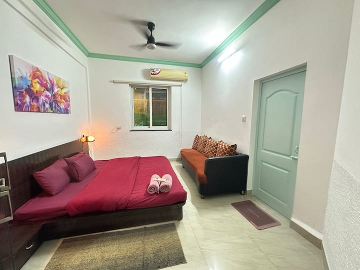 Bedroom 1 image 3