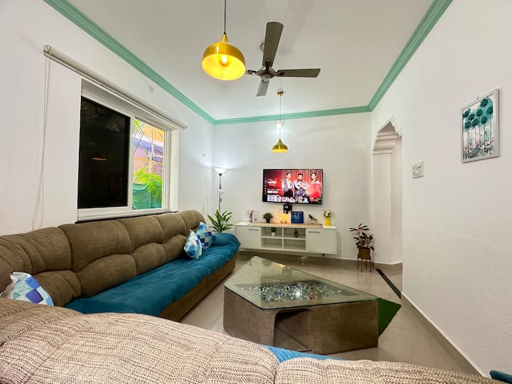 Living room image 2