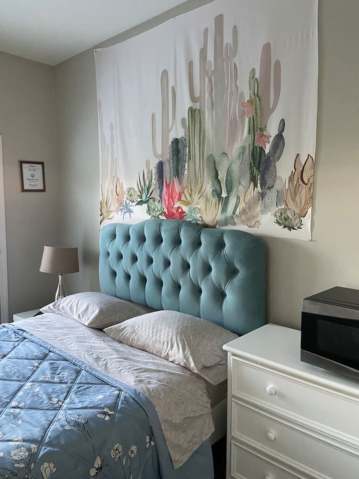 Separate, Private Entry-cozy Casita-central Locale - California