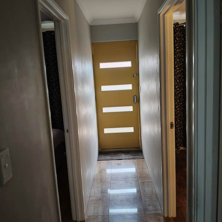 Უკანა შესასვლელი შიდა ეზოში