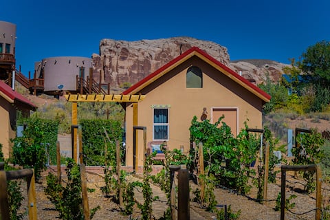 Top Airbnb: Willow Street Cottages, Cottage A in Monument Valley / San Juan County