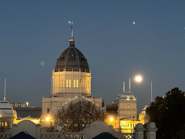 Royal View Apartment (CBD Edge)