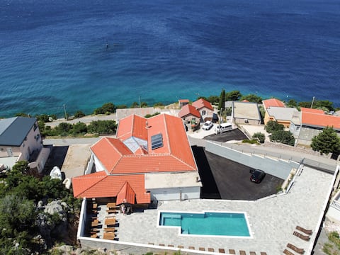 Popular Airbnb listing: Delfin by Interhome in Zubovići
