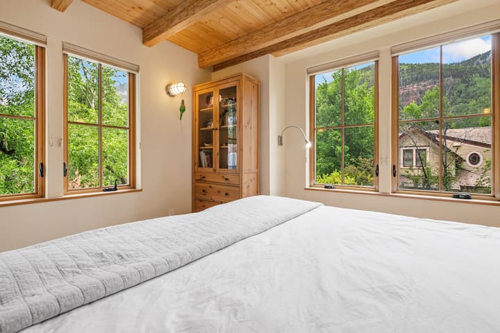 Primary bedroom with king bed.