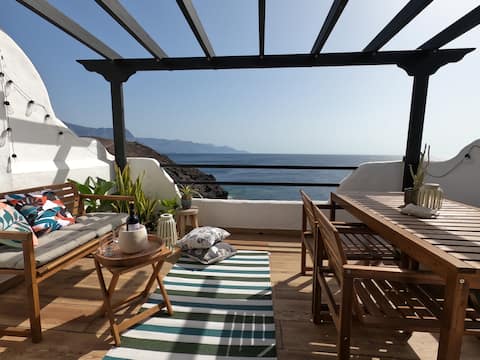 Wonderful ocean views right on the beach