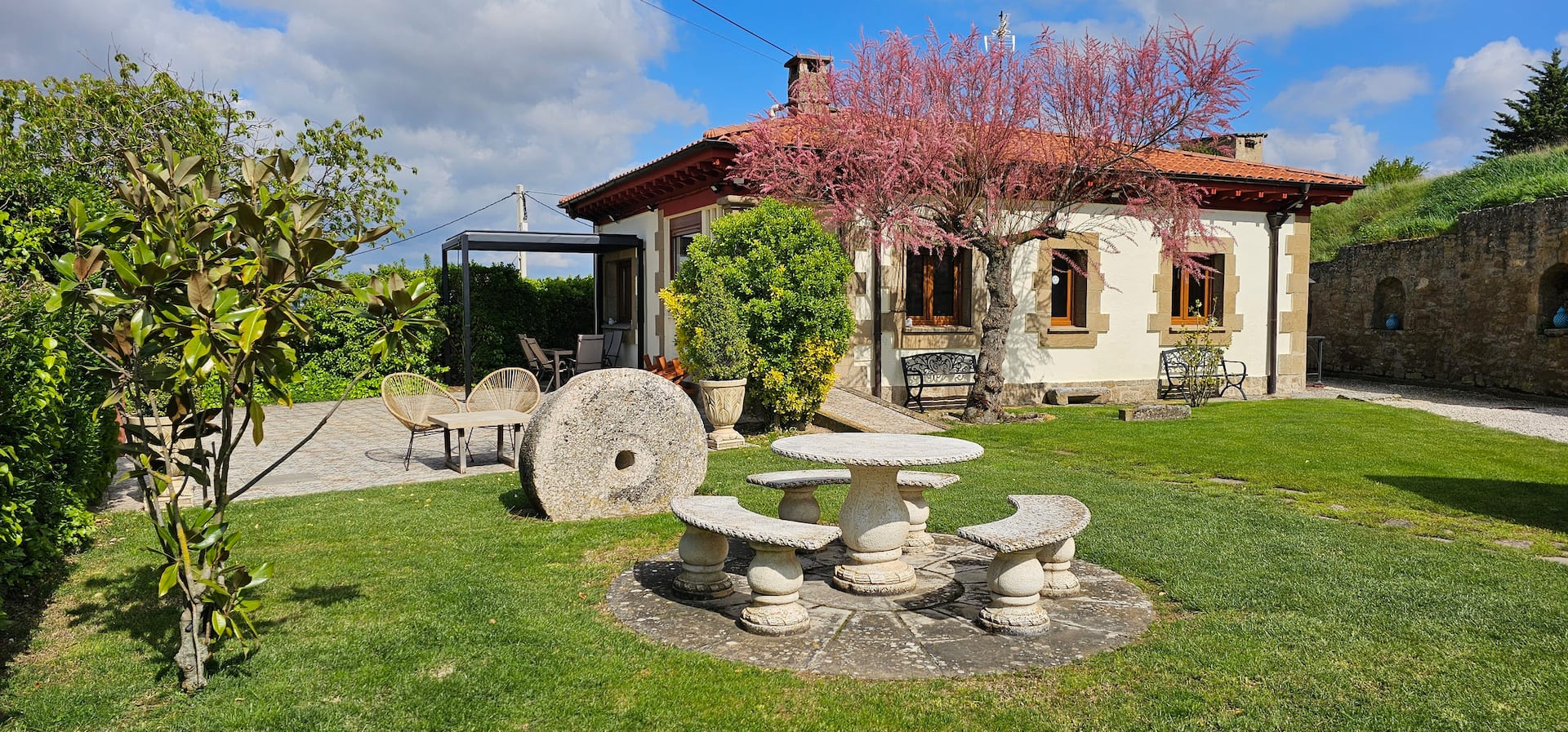 LEGADO DE ZABALA, RURAL HOUSE WITH GARDEN, Laguardia.