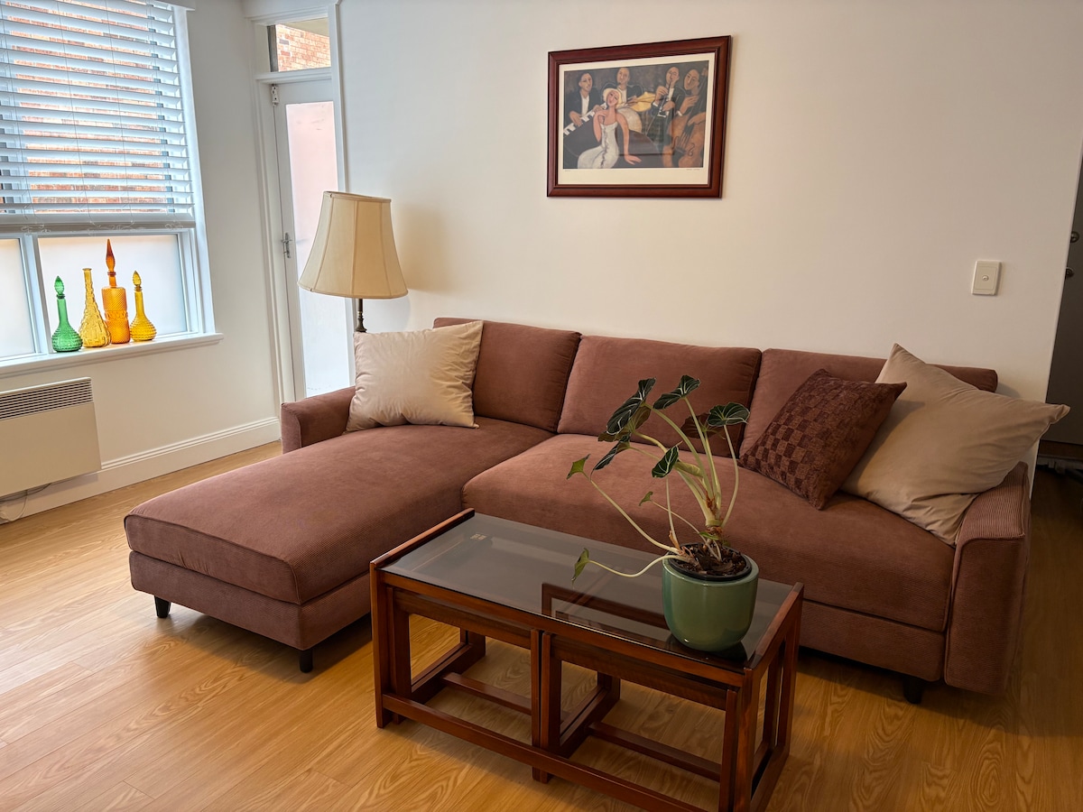 Parkside Retro Pad | Courtyard+Parking | CBD Edge - Eynesbury