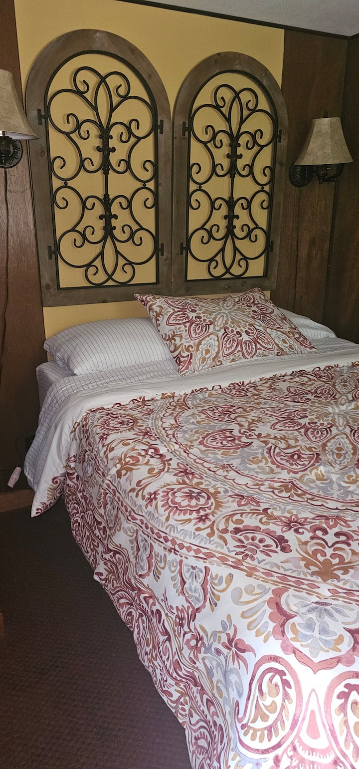 downstairs bedroom / double
