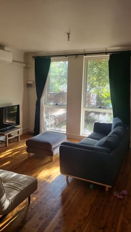 Light filled 3 bedroom 2 storey Fitzroy townhouse