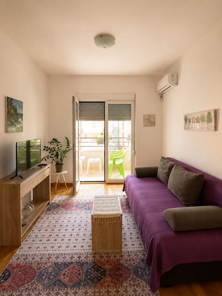 Spacious Cozy Apartment With Private Garage - Budva