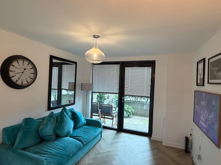 Luxury Waterside Apartment - Glasgow