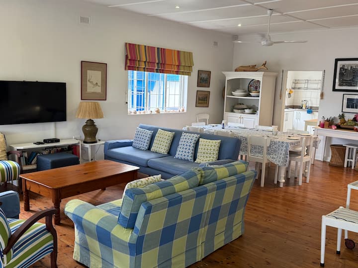 Canute's Cottage - Port Shepstone