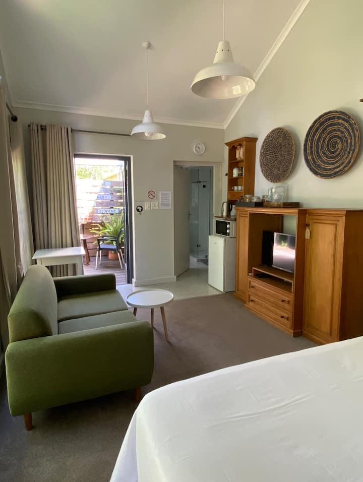 "Die Buitekamer" In Scenic Stellenbosch - Stellenbosch