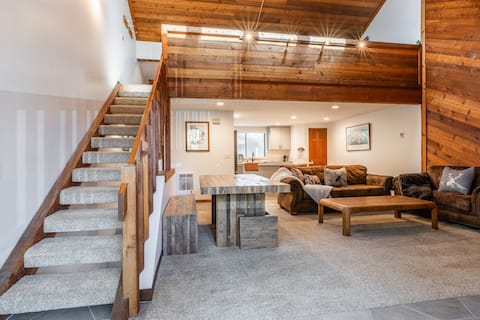 Popular Airbnb listing: Newly Remodeled 2-Story Townhome, Prime Location in Mammoth Lakes
