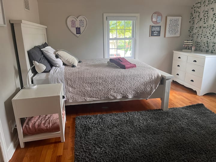 Queen Bed