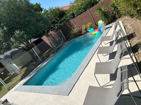 Villa with pool 30 minutes from the beaches, quiet, in town