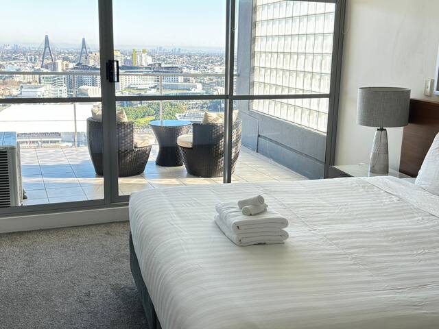 City Center Harbour View Three Bedrooms Penthouse gallery image 5