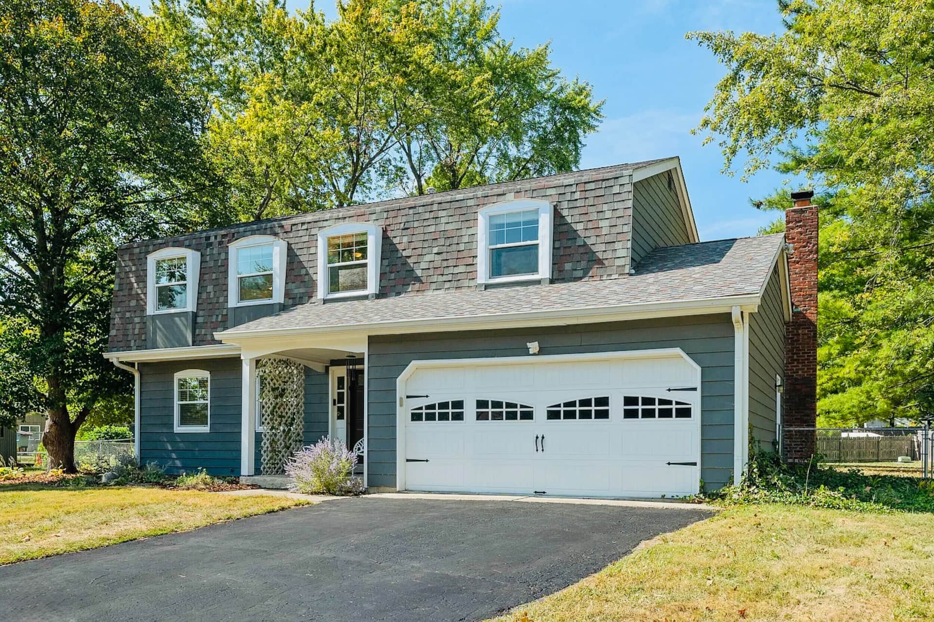 Central & Spacious 4BR Retreat • Family-Friendly
