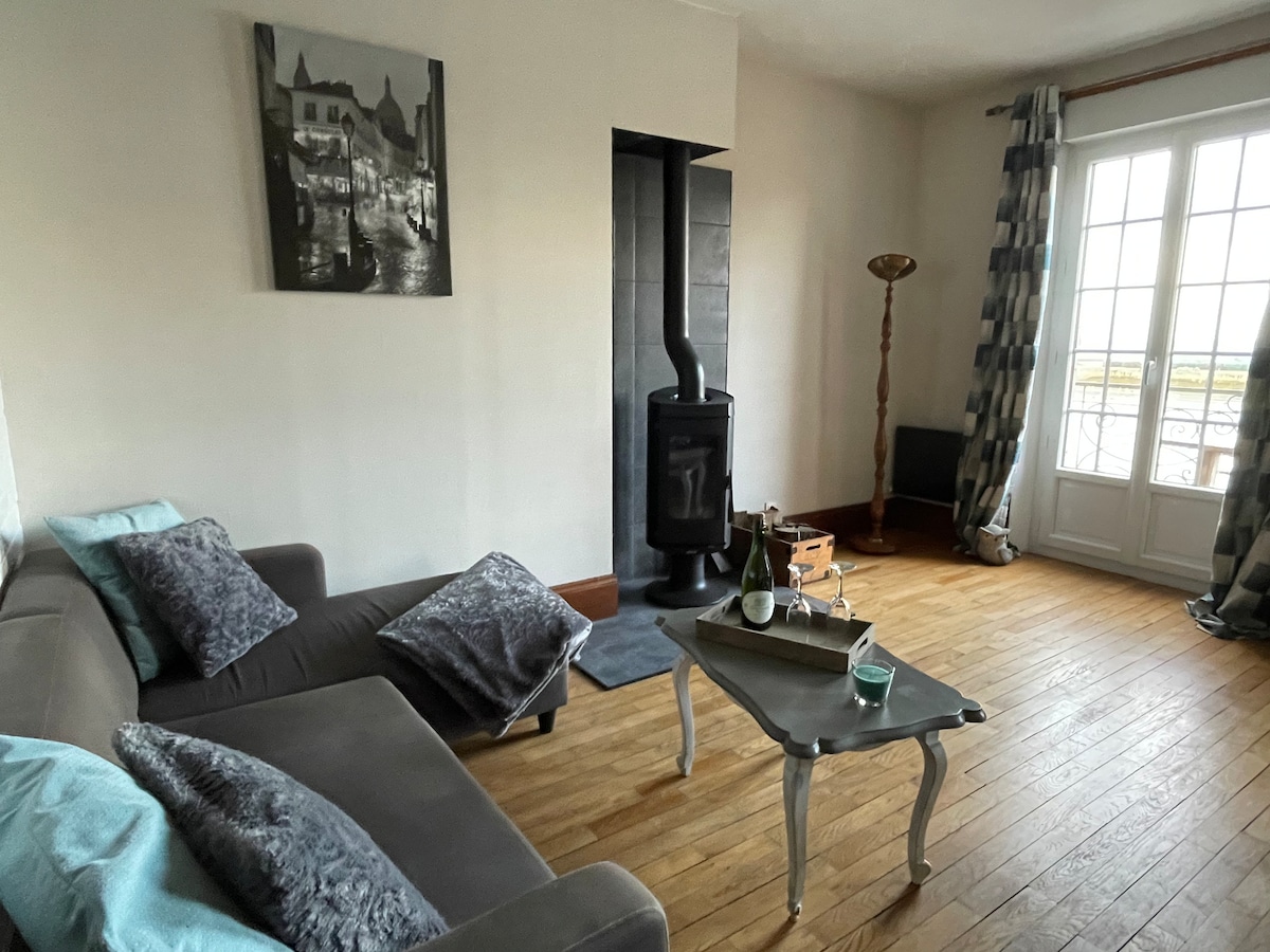 Popular Airbnb listing: Apartment for 2 with terrace, sea view in Le Tréport