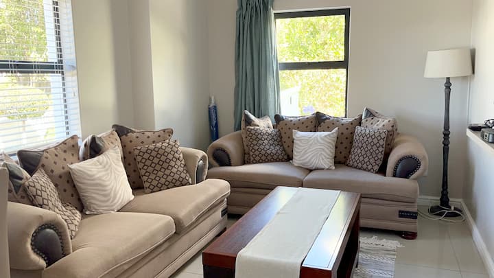 Cape Winelands Self-catering Family Friendly Home. - Raithby
