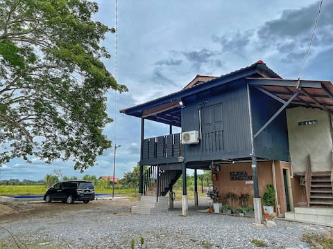 Kejora Homestay - Rural in contemporary comfort.