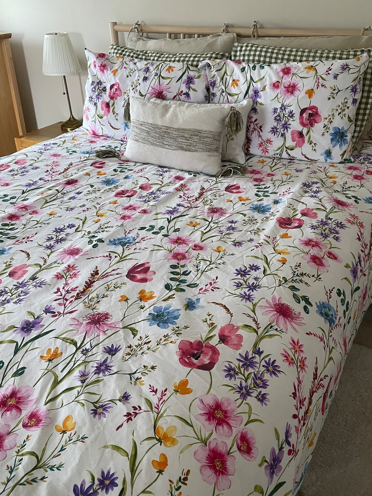 Спалня с суперголямо двойно легло